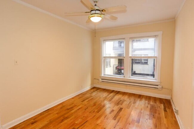 Building Photo - 457 W Melrose
