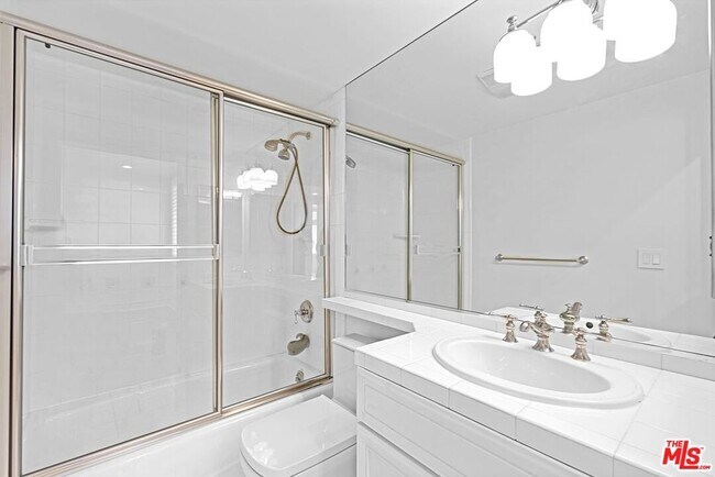 Building Photo - 16646 Cll Brittany