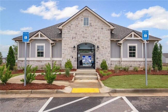 Building Photo - 2106 Cadenza Cir