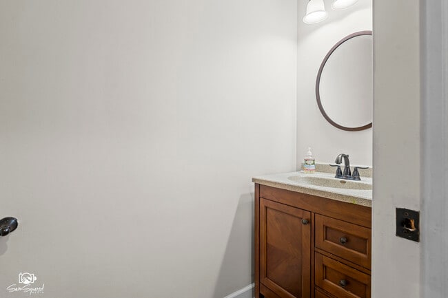 Building Photo - 509 Apollo Dr