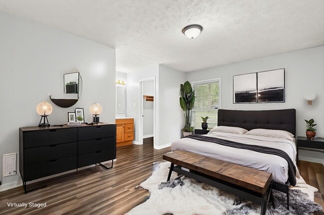 Building Photo - 920 Inglewood Ln