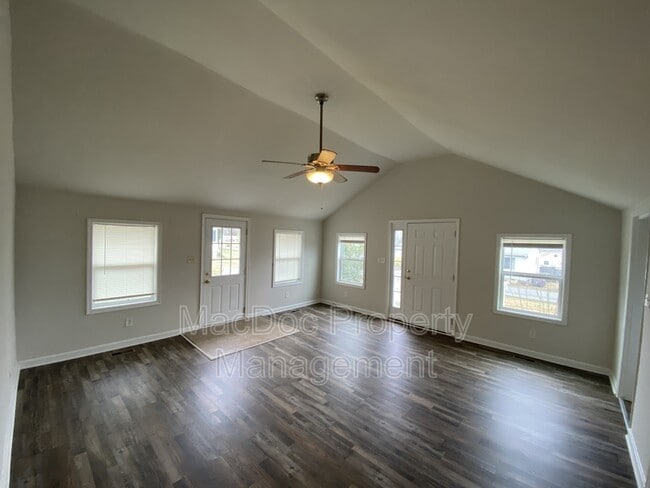 Building Photo - 5472 Riverview Dr