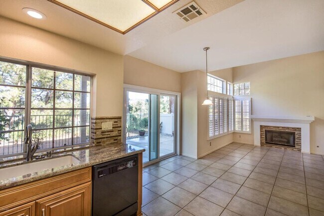 Building Photo - Modern Comfort Meets Tranquil Living in Newbury Park