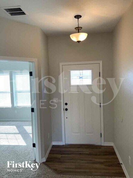 Building Photo - 3644 Saguaro Cir