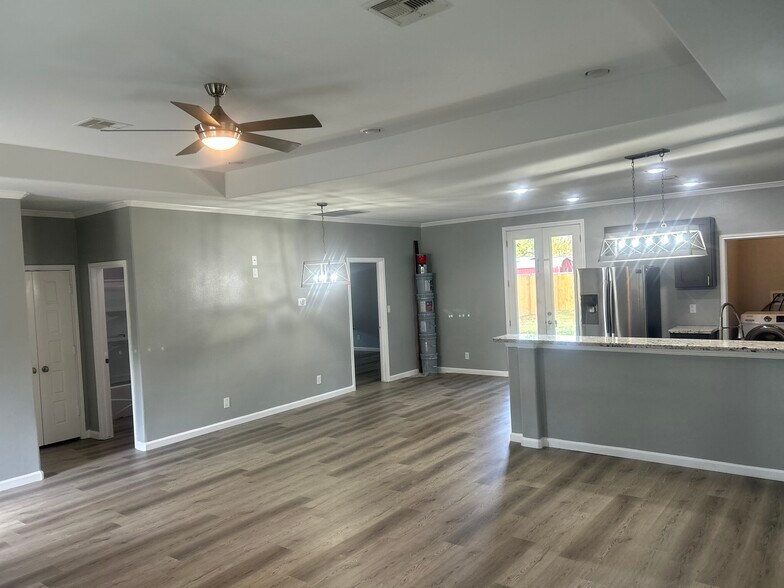 Building Photo - 6599 Johnson Ln