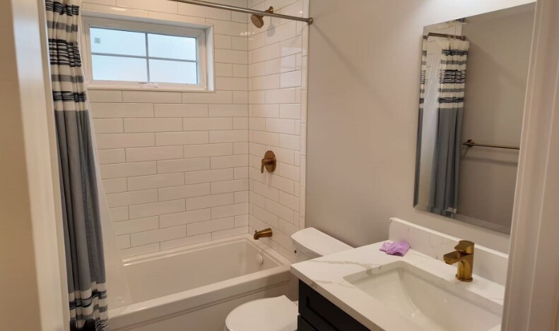 Building Photo - 33 Hovey St