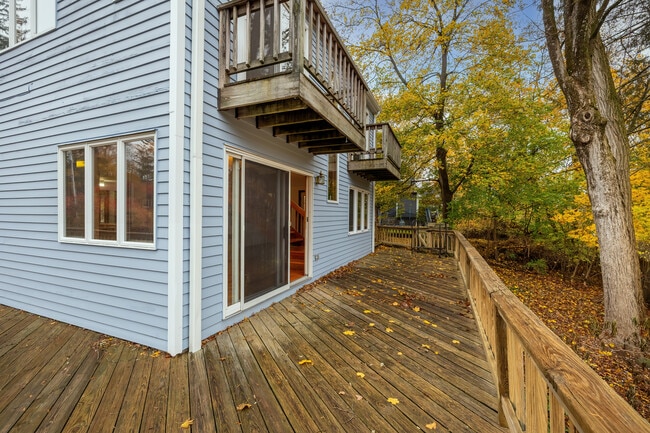 Building Photo - 14 Clearview Terrace