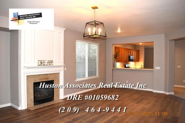 Building Photo - 1933 Cielito Dr