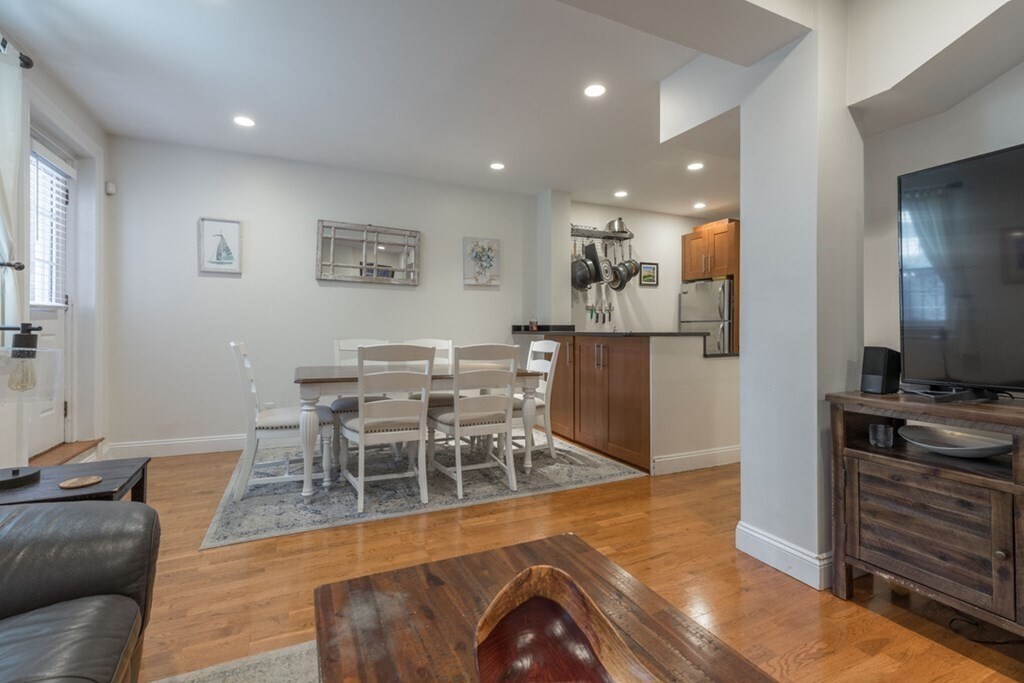 Building Photo - 19 Garrison St