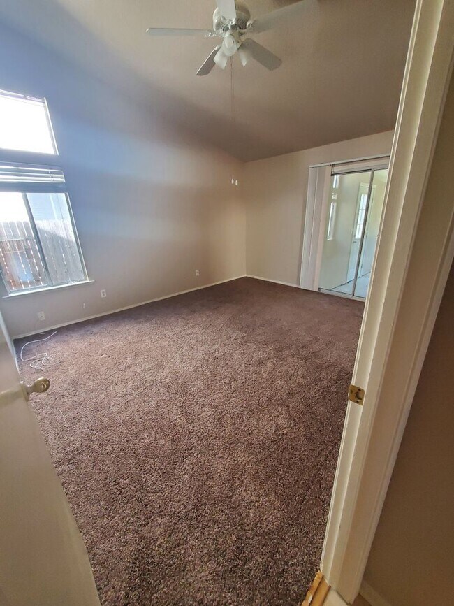 Building Photo - All Cleaned Up!