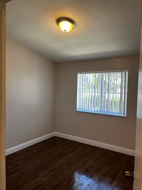 Building Photo - 2651 SE 12th Rd