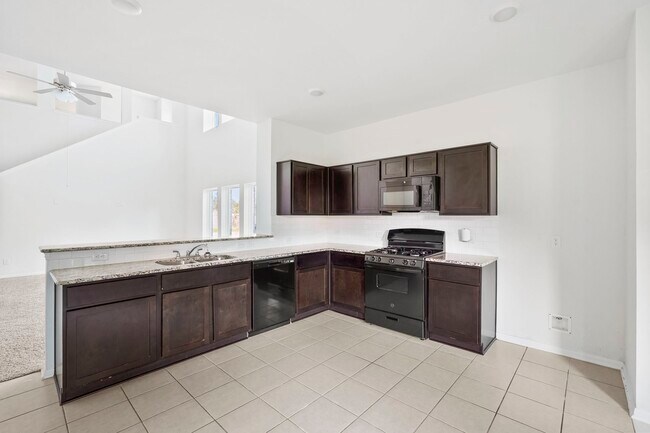Building Photo - 7523 Parkview Dr