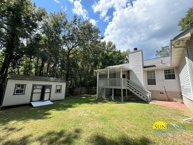 Building Photo - 701 Lynn Brook E