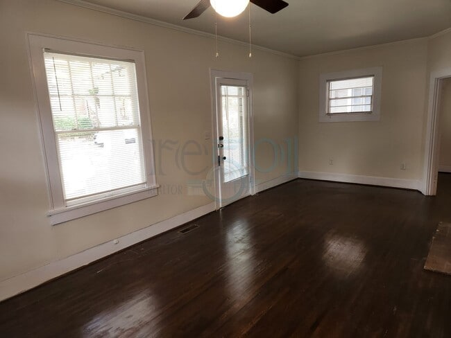Building Photo - This Hillcrest Bungalow is just what you w...
