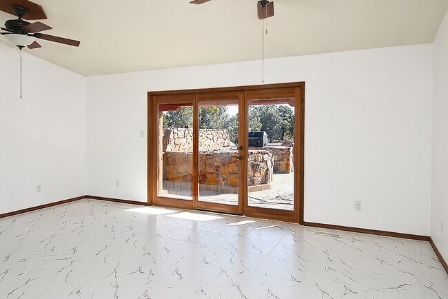 Building Photo - 6621 Vista Hermosa