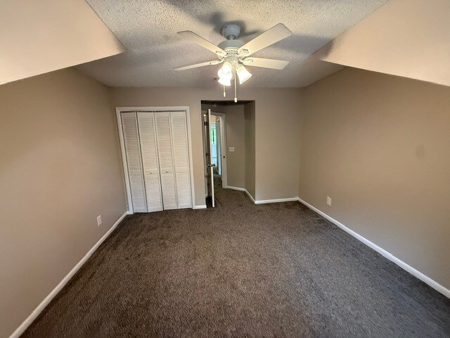 Building Photo - 8640 Roanoke Dr