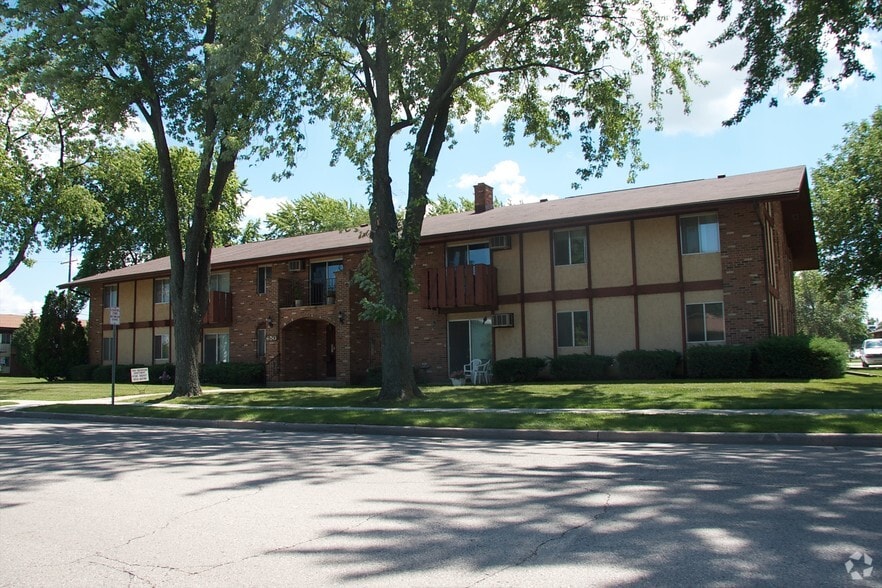 Primary Photo - Villa Marie