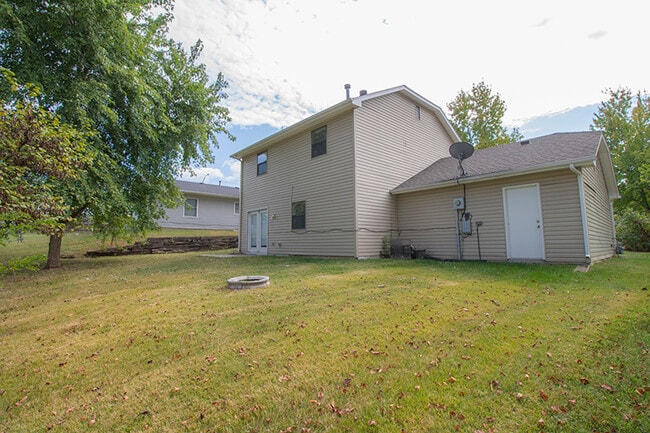 Building Photo - 4303 Brookview Terrace