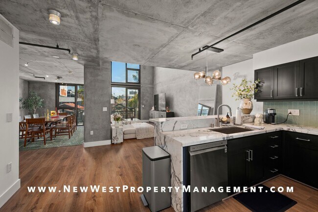 Building Photo - Spectacular Little Italy Loft at Doma, 2 Parking Spaces! Small Pet OK!