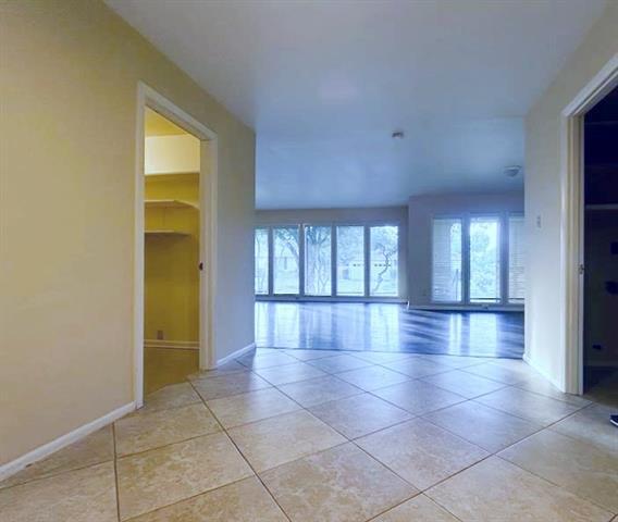 Building Photo - 1303 Northlake Dr