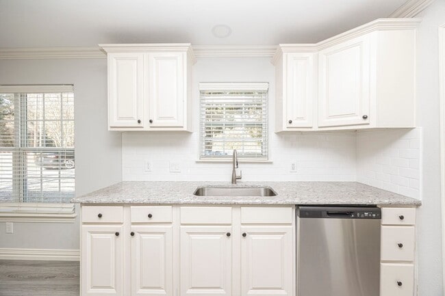 Building Photo - 9910 Dalrock Rd