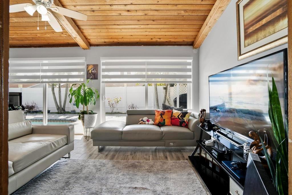 Building Photo - 8050 NW 47th Ct