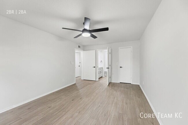 Building Photo - 2900 W 53rd St