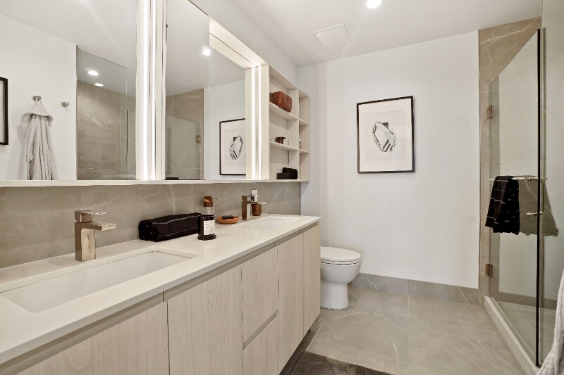 Building Photo - 357 N Union Ave