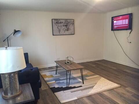 Building Photo - 761 King St