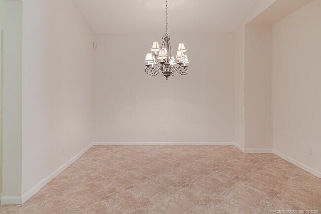 Building Photo - 1446 SE Tidewater Pl