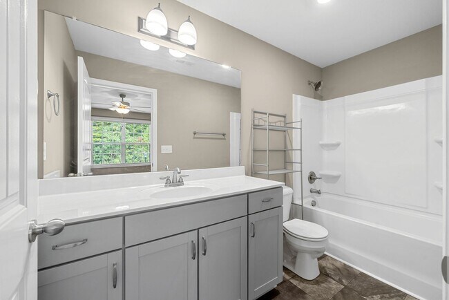 Building Photo - Sophisticated Sango Townhouse in a Gated C...