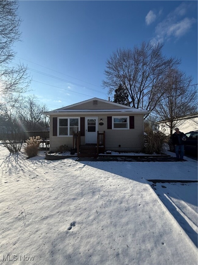 Building Photo - 1378 Cayuga Ave