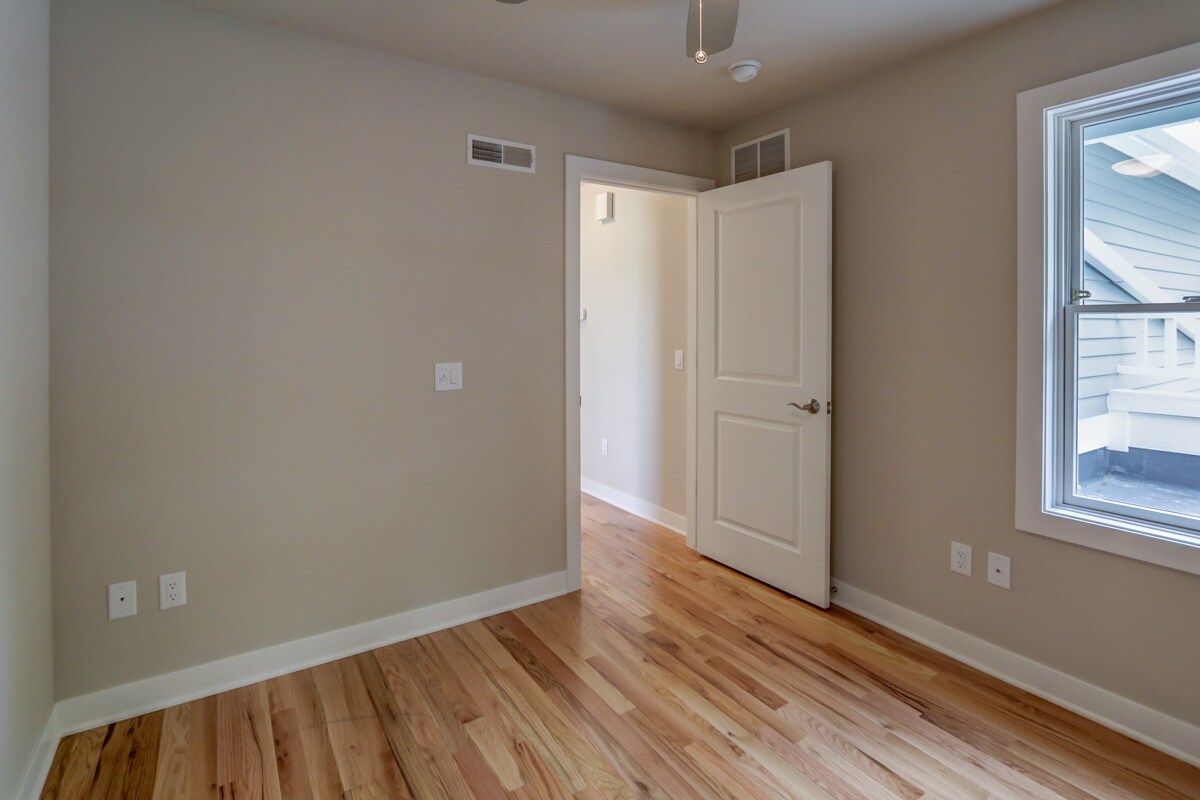 Building Photo - 1213 Vilas Ave