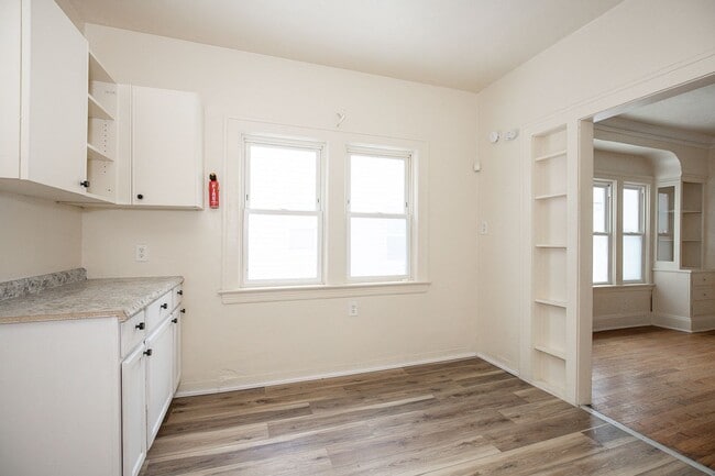 Building Photo - 3331 E 140th St