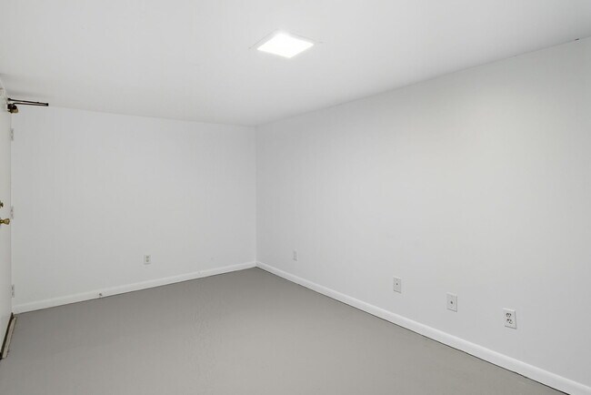 Building Photo - 1448 N Illinois St