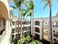 Building Photo - Gorgeous Spacious 2 Bedroom - 2 bath top f...