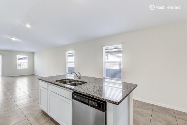 Building Photo - Like New Three Bedroom Home in Yulee's Nassau Crossing!