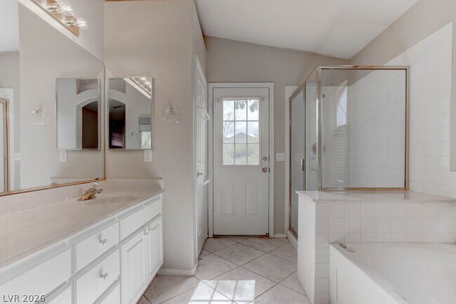 Building Photo - 1460 Dragon Rock Dr