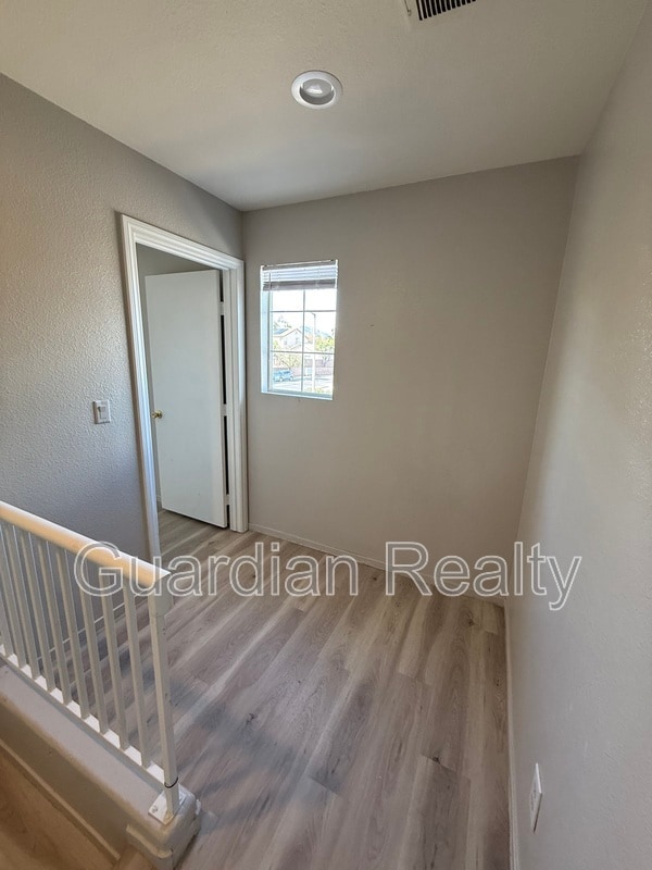 Building Photo - 10467 Lilac Tree Ave