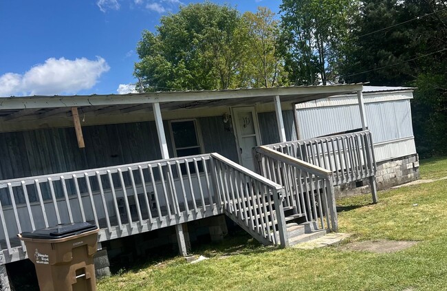 Primary Photo - 3 bedrooms, Wagener, $950, 803-537-0185