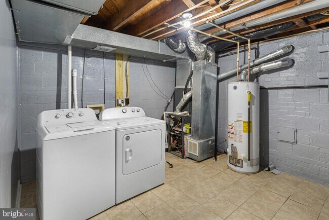 Building Photo - 14025 Mt Pleasant Dr