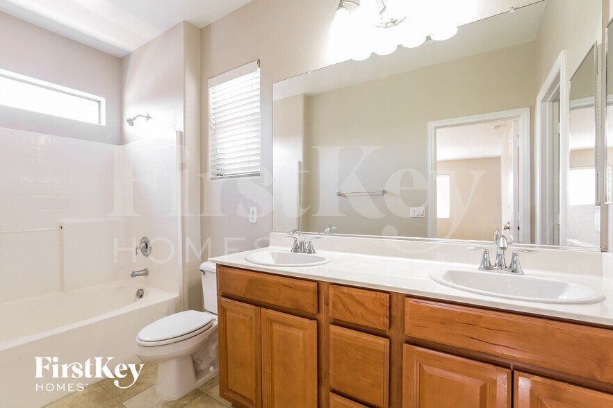 Building Photo - 677 Calamus Palm Pl