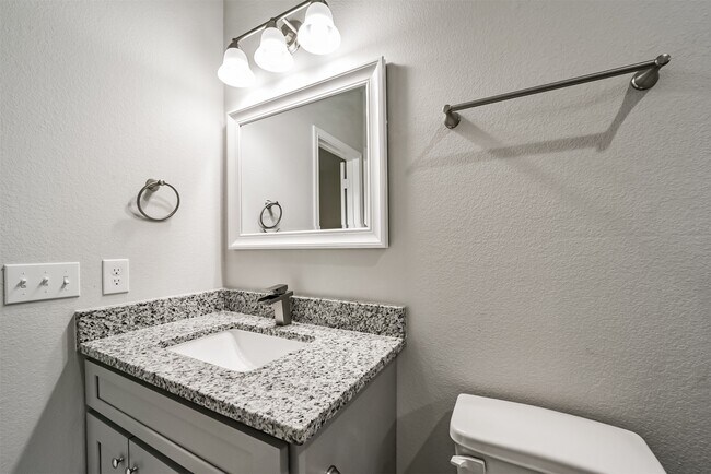 Building Photo - 16613 E Lynbrook