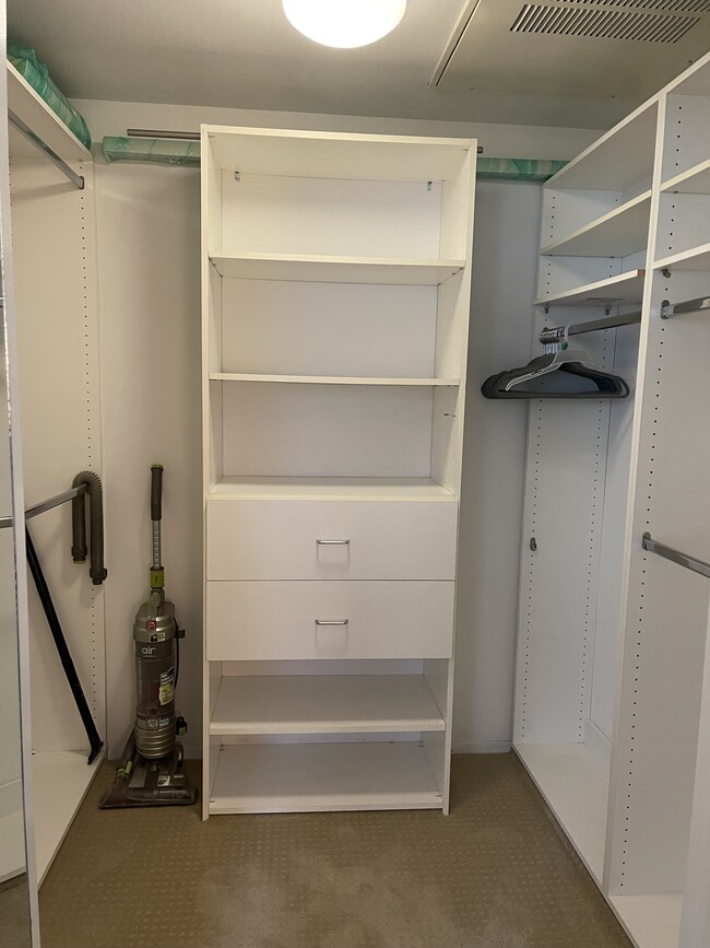 Building Photo - 101 Market St