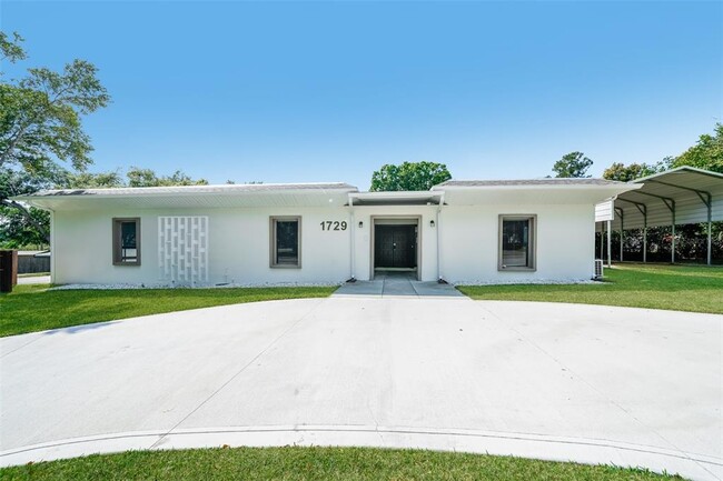 Primary Photo - 1729 Dooley Ln