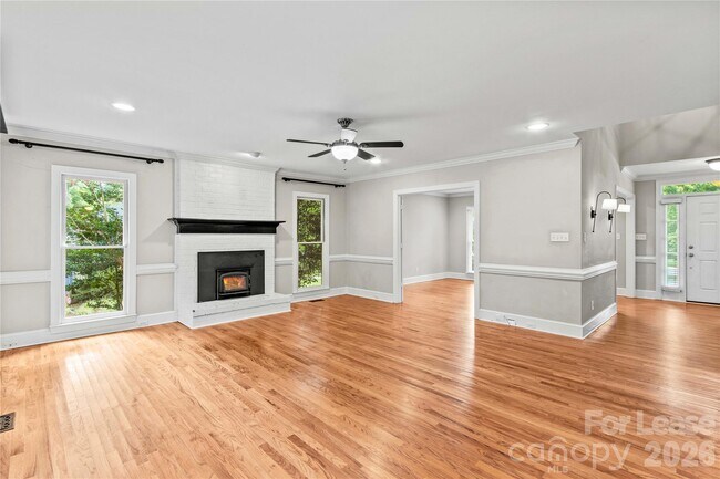 Building Photo - 9033 Pennyhill Dr