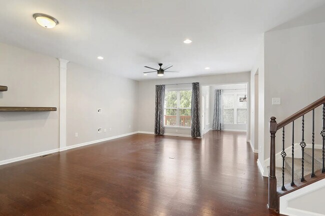 Building Photo - 5113 Kempsford Ct