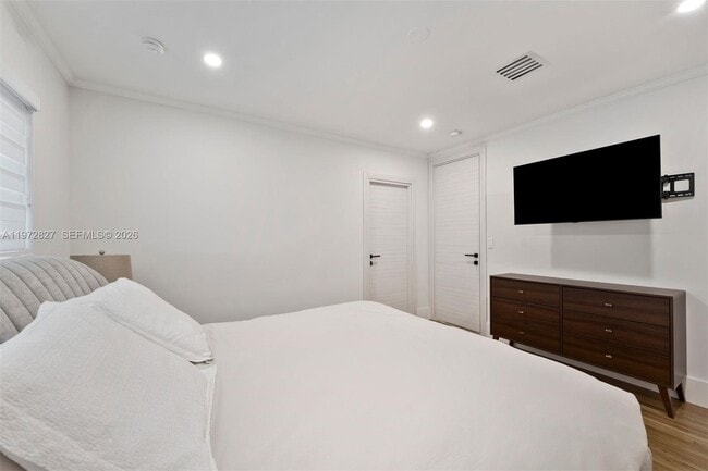 Building Photo - 45 Palermo Ave