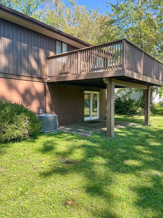 Building Photo - 136 Old Gate Rd