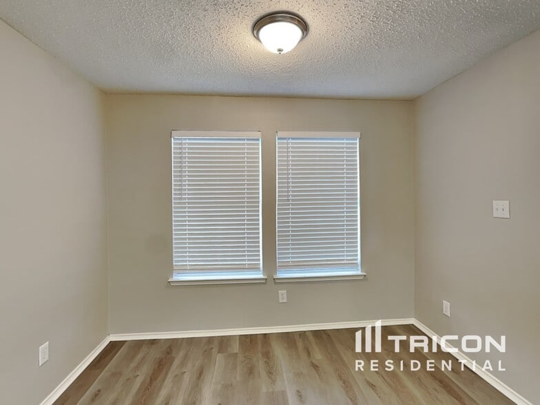 Building Photo - 2728 Monticello Ln